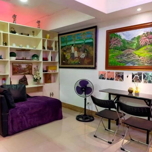 Cozy Condo Unit w/ FREE WIFI&Netflix-Pay Parking，位于安蒂波洛的酒店