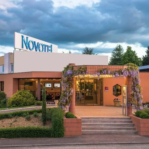 Novotel Macon Nord Autoroute du Soleil，位于Viré的酒店