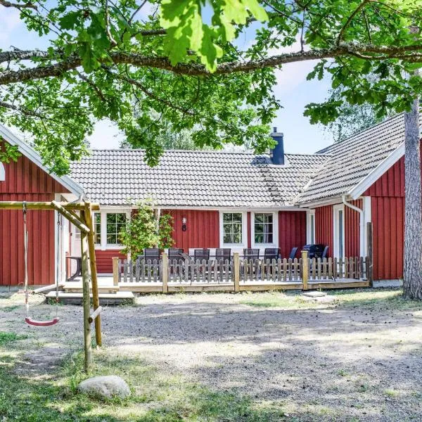 Gorgeous Home In Köpingsvik With Sauna，位于雪平斯维克的酒店