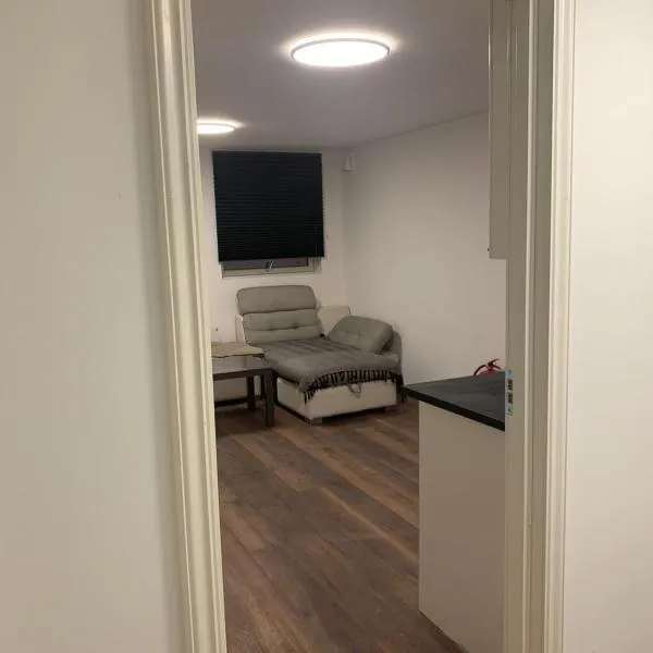 Beautiful 2 rooms apartment in kløfta，位于杰西姆的酒店