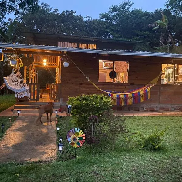 LA CASA DEL BOSQUE Via SALADITO，位于Borrero Ayerbe的酒店