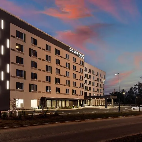 Courtyard by Marriott Pensacola West，位于Lillian的酒店