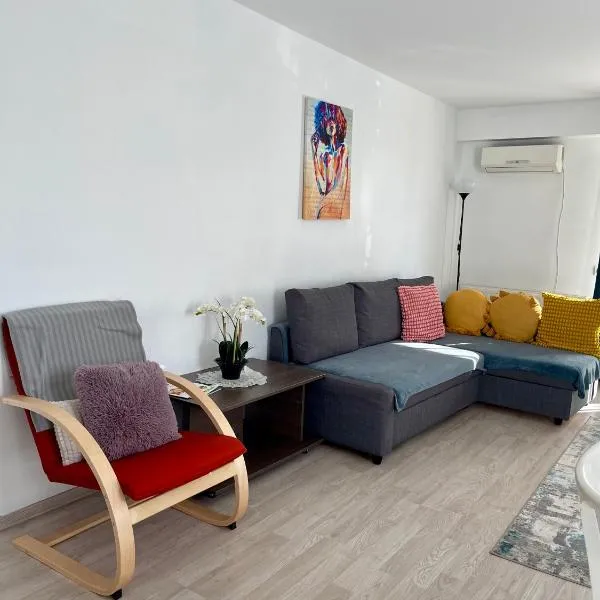 Fly Airport Residences & Therme-SELF CHECK-IN，位于奥托佩尼的酒店