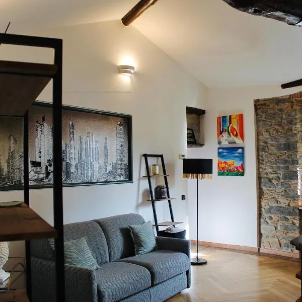Kiko's Lodge - Historical Apartment in Como，位于科莫的酒店