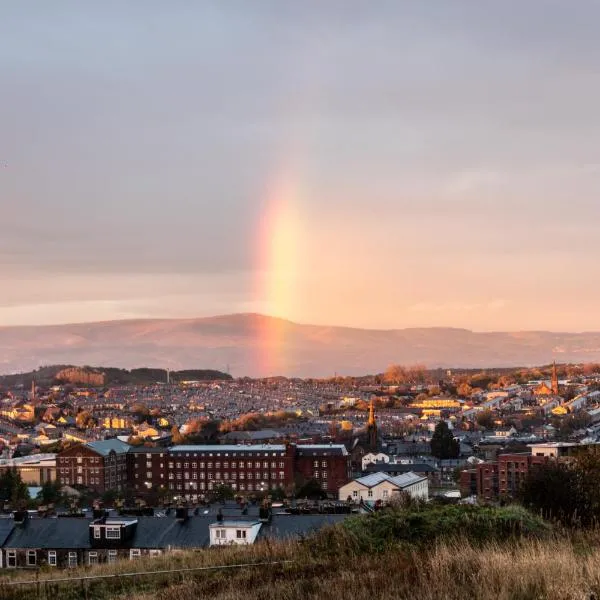 Loft apartment in Accrington Stunning Lancashire views，位于Church的酒店