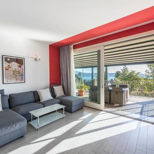 Residence Virgilio Red，位于托斯科拉诺-马德尔诺的酒店