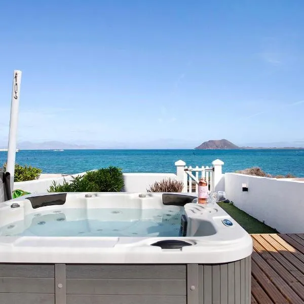 Luxury Oceanfront Villa，位于科拉雷侯的酒店