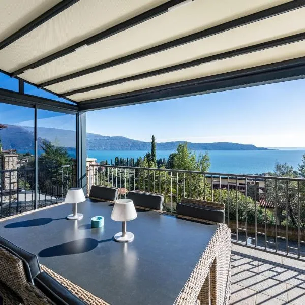 Residence Virgilio Blue，位于托斯科拉诺-马德尔诺的酒店