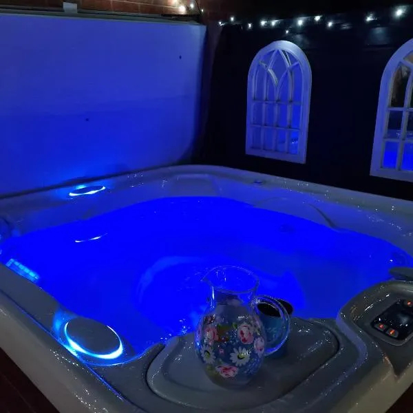 Dungarvon House B&B, Luxury, Garden Hot Tub, Private Summerhouse, EV Point , 3x Bedroom Options，位于滨海韦斯顿的酒店