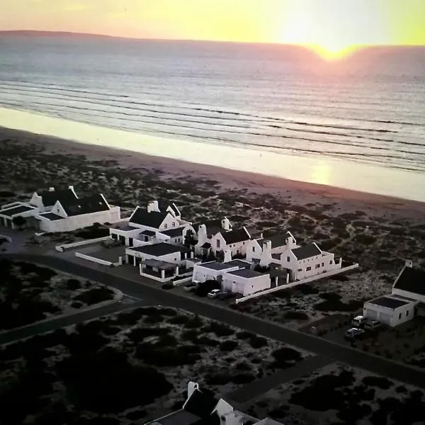 Skuurtjies - Beach Front Holiday，位于韦尔德里夫的酒店