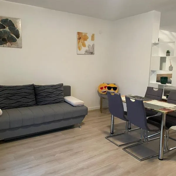 Studio apartman Happiness，位于Veliki Grđevac的酒店