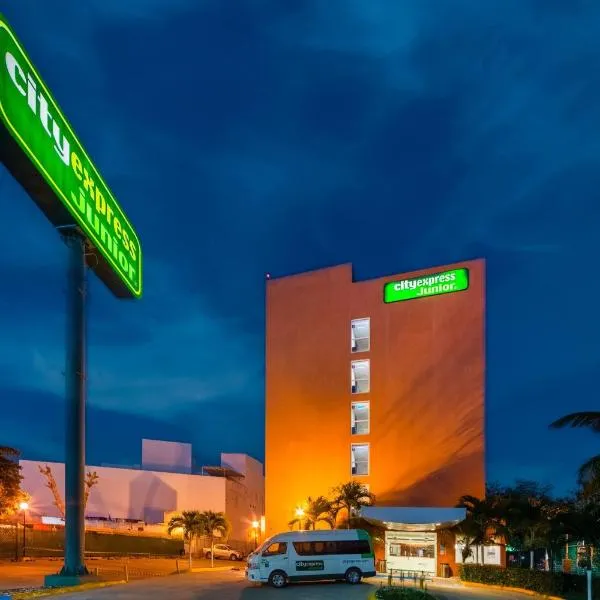 City Express Junior by Marriott Ciudad del Carmen，位于卡门城的酒店