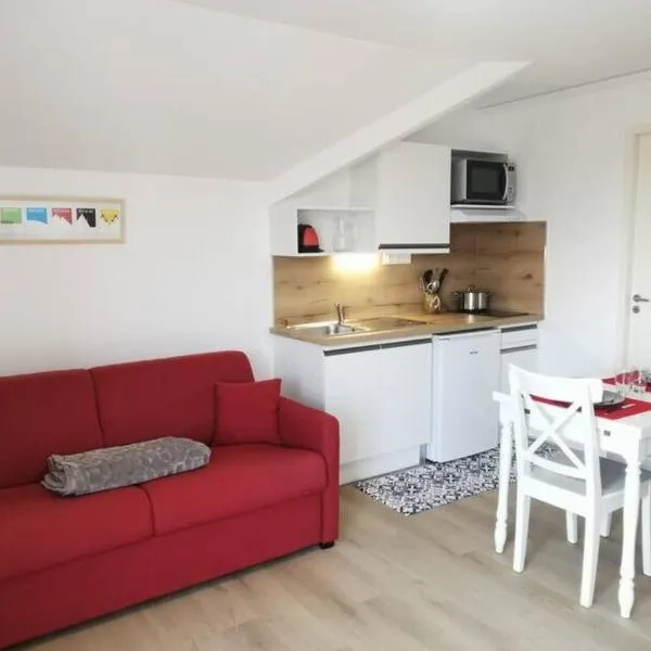 Studio 2 pers avec accès piscine et sauna，位于Aillon-le-Vieux的酒店