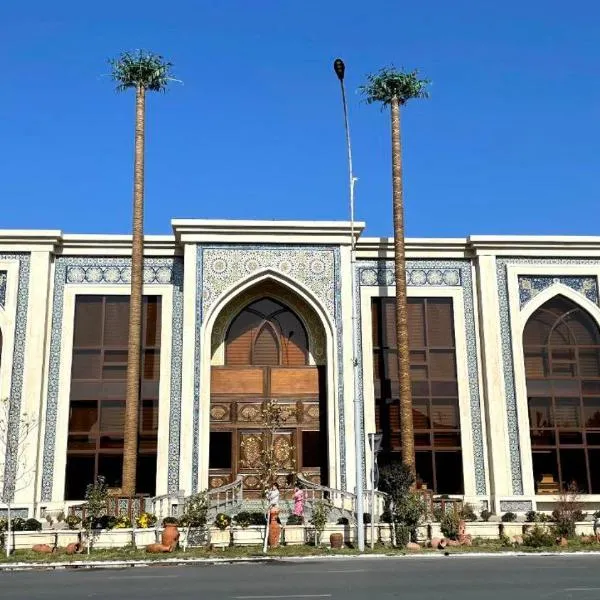Chinor plus hotel，位于Rishton的酒店