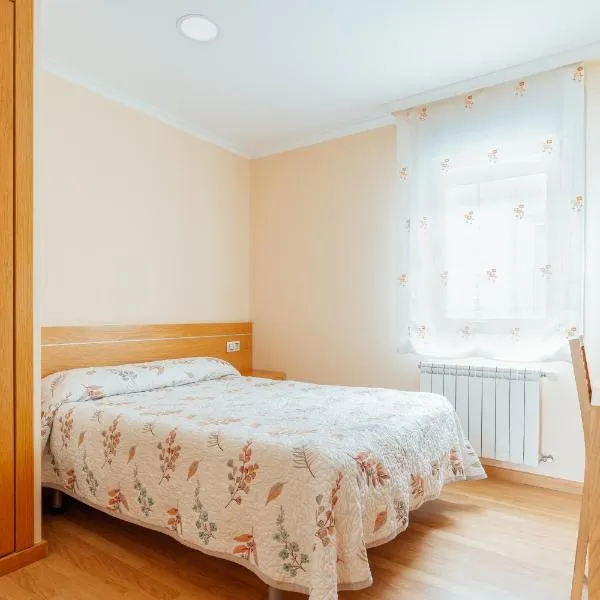 Hotel Restaurante Cazador，位于Pereiro的酒店