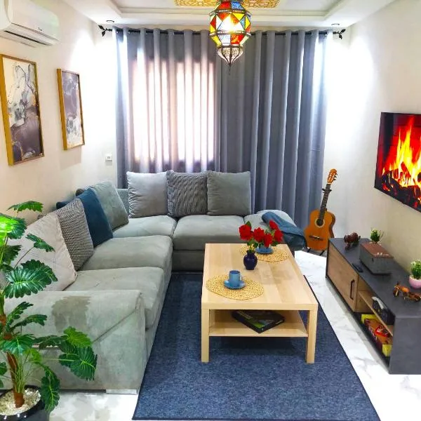 Welcome Home - Luxury apartment with private patio，位于Douar Sehamna的酒店