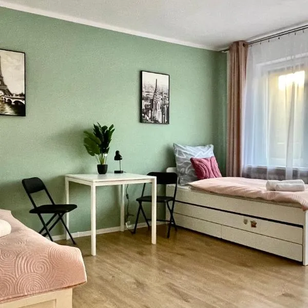 Beautiful rooms in Szczecin - parking Gratis，位于Dobra的酒店