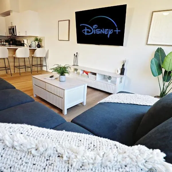 Central 5 Bedroom, AC, Rogers, Commonwealth, EXPO，位于埃德蒙顿的酒店