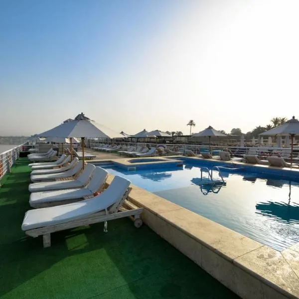 Nefertari Nile Cruise From Luxor 4&7 Nights, Every Saturday, Monday And Thursday Including tours，位于卢克索的酒店
