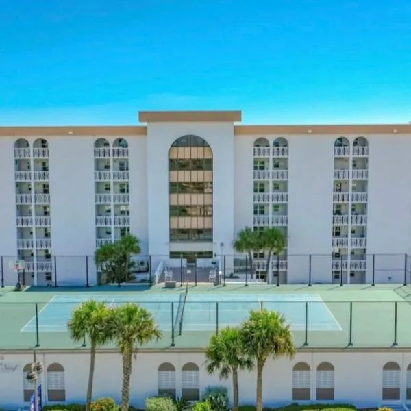 Beach Oasis 601 Gorgeous Ocean front Ocean view for 10 sleeps up to 15，位于代托纳海滩的酒店