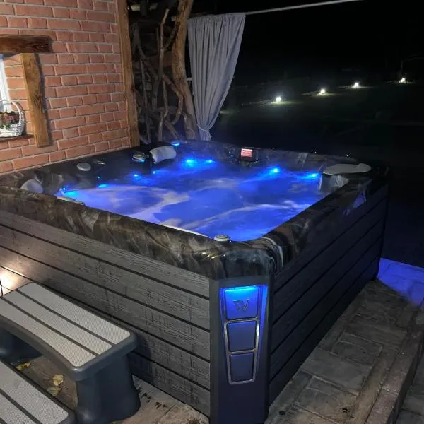 CHILL Village - Osikowy Apartament，位于Nowinka的酒店