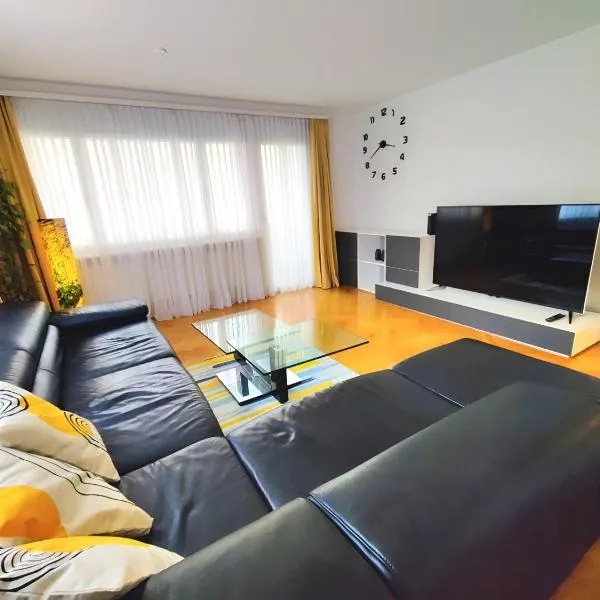 Top apartment with 2 bedrooms and fully equiped，位于Haag的酒店