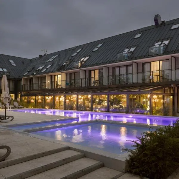 Hotel Saltic Resort & Spa Łeba，位于韦巴的酒店
