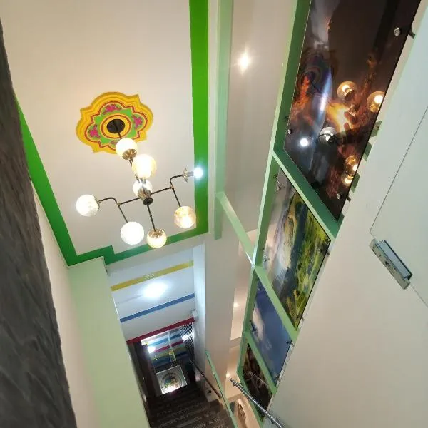 Hotel Café Color，位于亚美尼亚的酒店