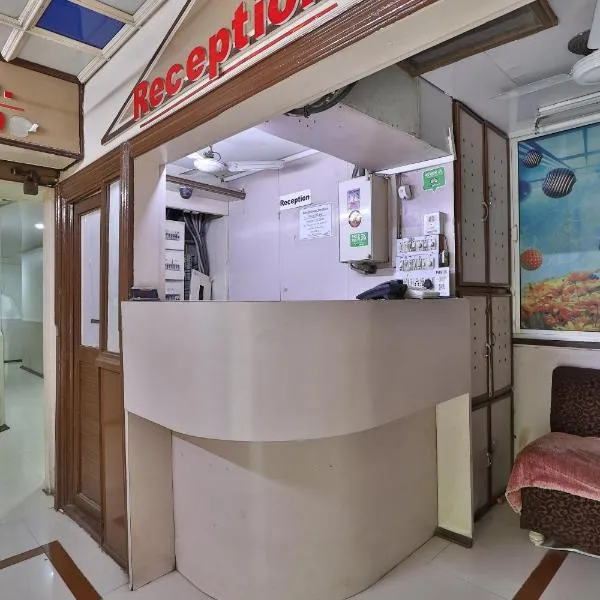 Hotel Maninagar Residency，位于Wānch的酒店