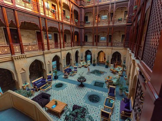 Shah Palace Luxury Museum Hotel，位于Badamdar的酒店