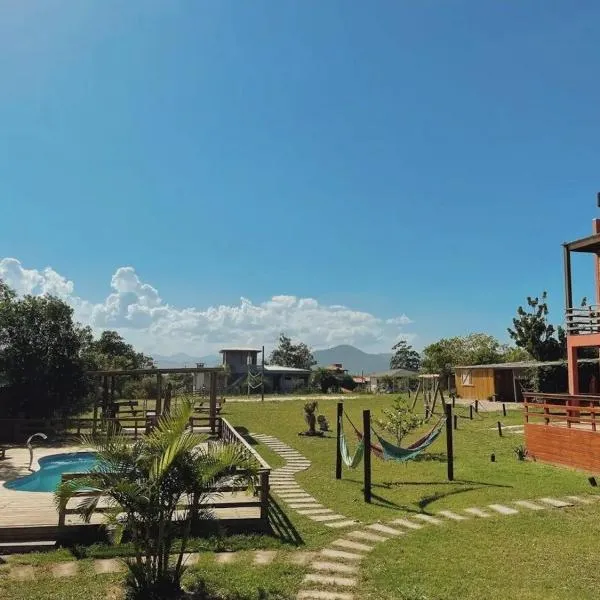 Casa Pantai Beach Village - Praia do Rosa，位于因比图巴的酒店