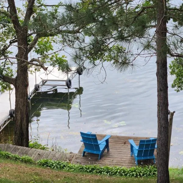 LakePlace Bed & Breakfast，位于Dresser的酒店