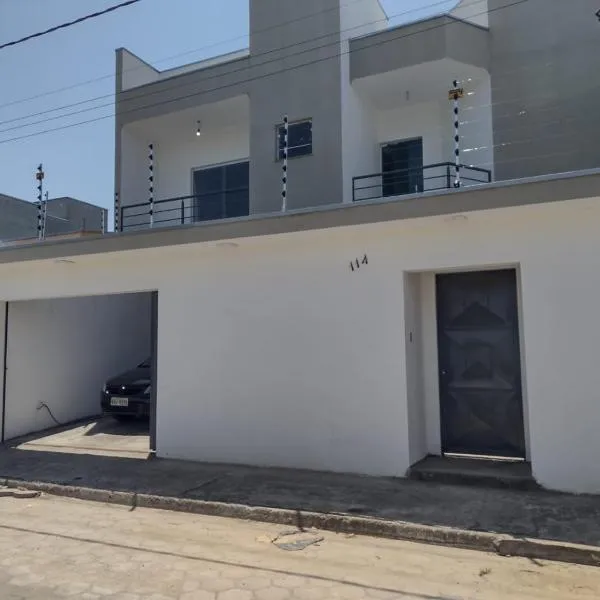 Casa próxima ao Santuário de Aparecida，位于Potim的酒店