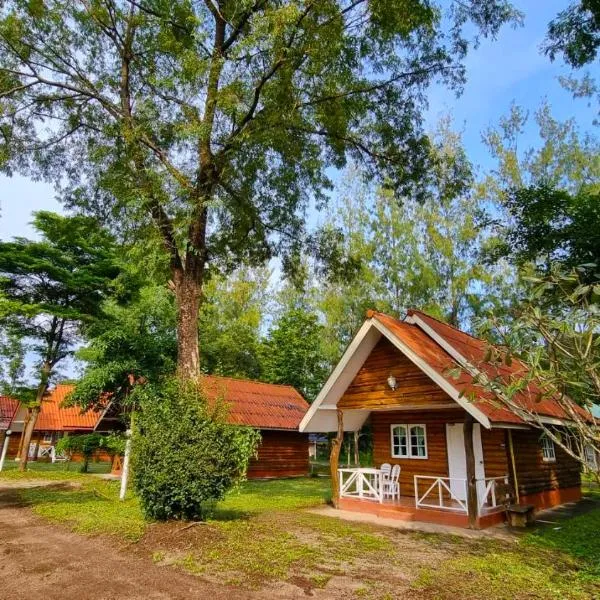 The Golden View Resort สวนผึ้ง，位于苏安庞的酒店