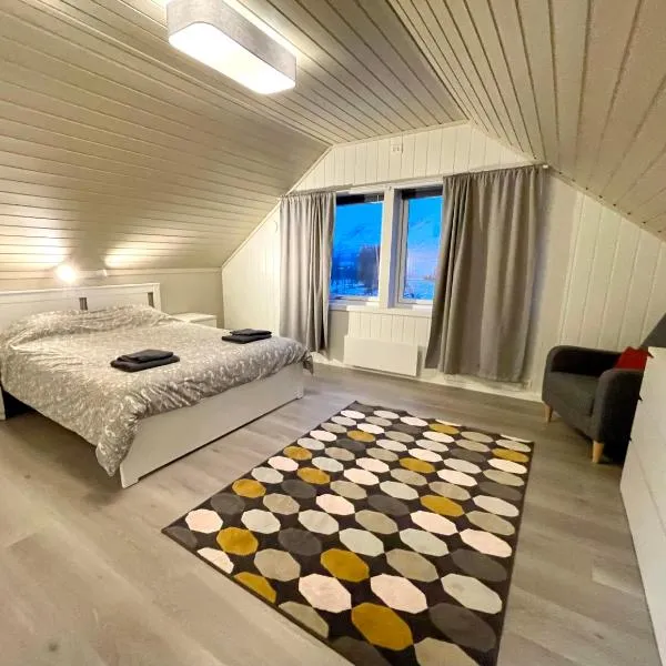 Cozy house in an Arctic village，位于Målsnes的酒店