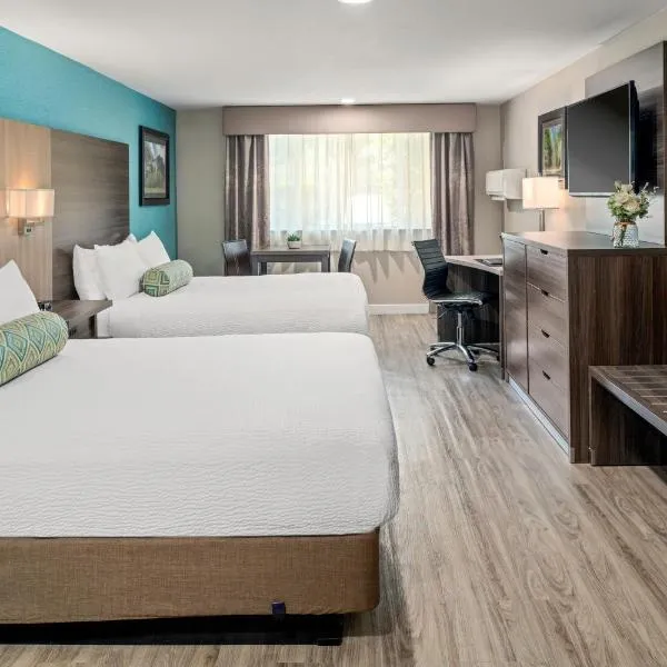 优胜美地南门套房酒店，位于奥克赫斯特的酒店