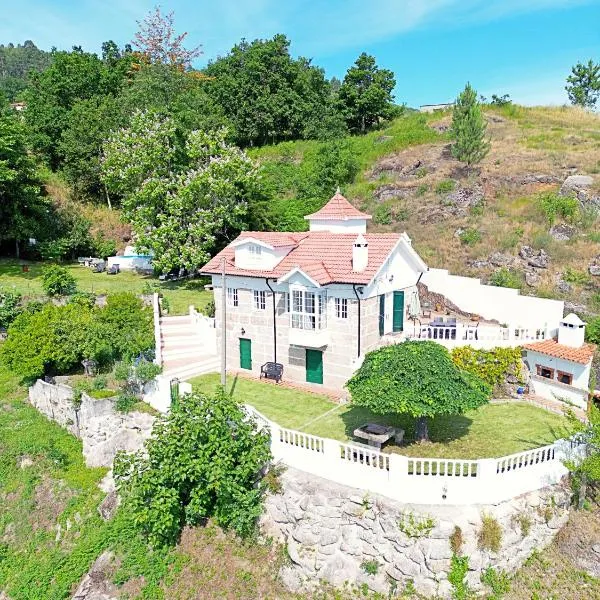 Casa dos Plátanos near the center of Amarante, Golf Course and Water Park.，位于阿马兰特的酒店