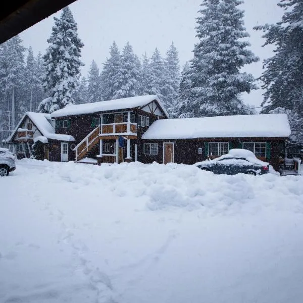 Red Wolf Lakeside Lodge，位于Tahoe Estates的酒店