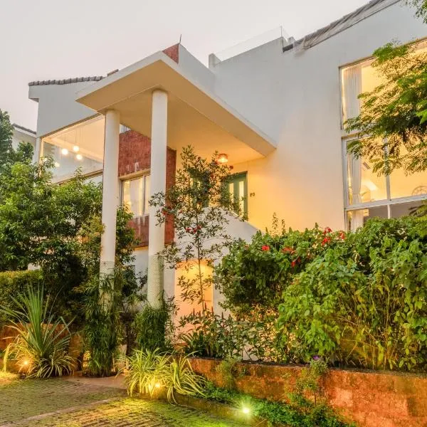 HideAway 2BHK Duplex Villa, North Goa (STU)，位于马普萨的酒店