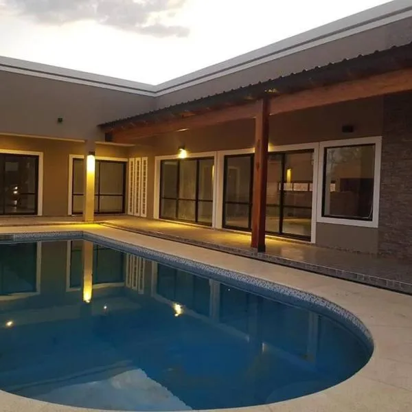 Bitcoins House Los Carpinchos Laguna Brava，位于科连特斯的酒店