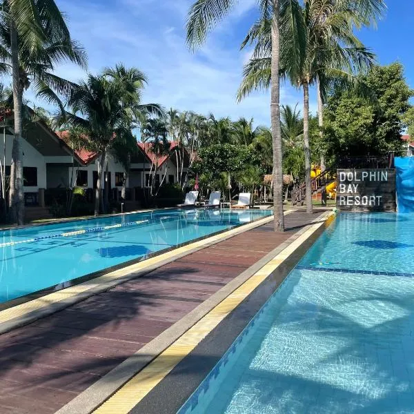 Dolphin Bay Beach Resort，位于三百岭的酒店
