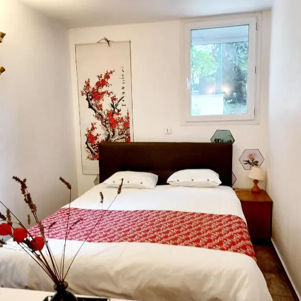 3 private rooms shared flat in a villa at Sceaux 600m RER B direct to Notre-Dame，位于国玺的酒店