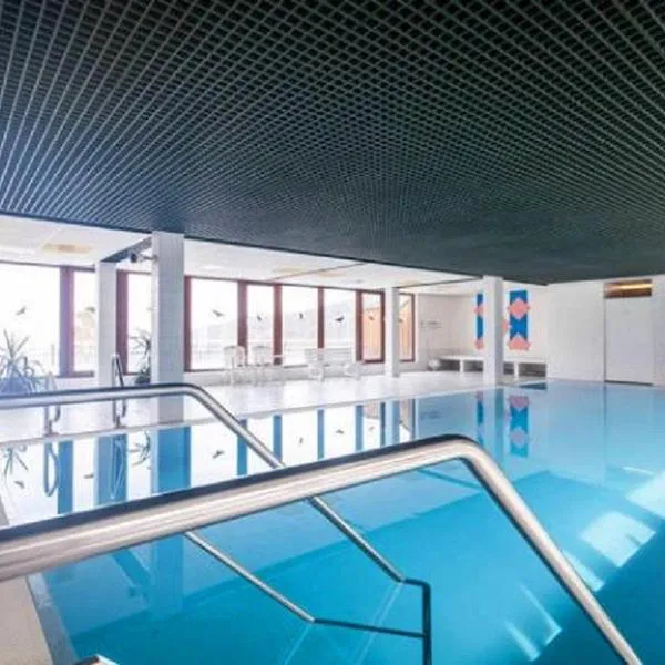 Schwarzwald Auszeit mit Sauna, Pool & Dachterrasse，位于萨巴赫瓦登的酒店