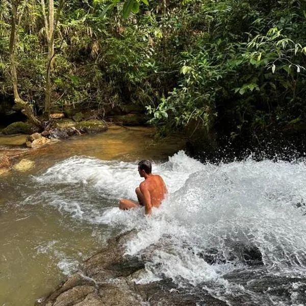 Casa de campo com cachoeira no quintal，位于布吕斯克的酒店