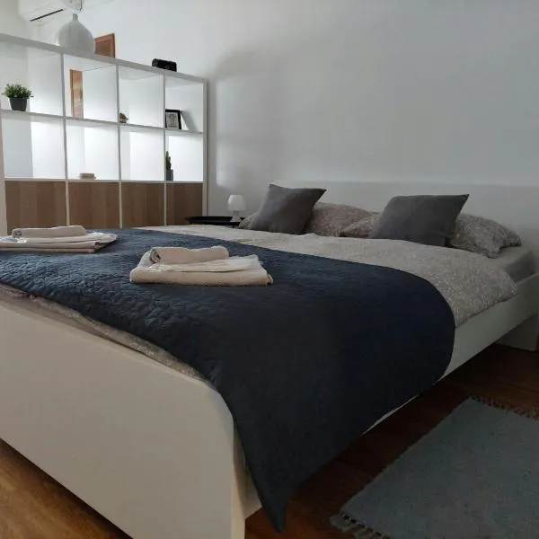 M&M Apartment，位于大戈里察的酒店
