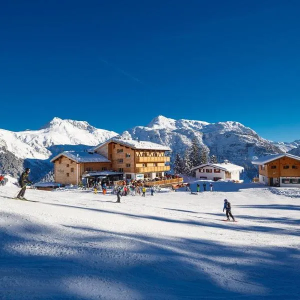 Hotel Burgwald - Ski In & Ski Out，位于莱赫阿尔贝格的酒店