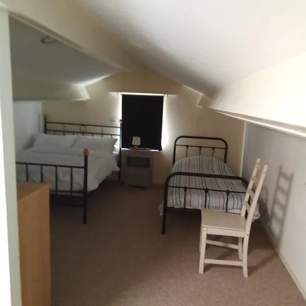 Modern one bedroom cottage，位于Saint-Mandé-sur-Brédoire的酒店