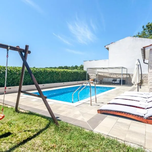 Villa Gortan - Pool house for 7 guests near Pula Istria - Ferienhaus Istrien，位于巴莱的酒店