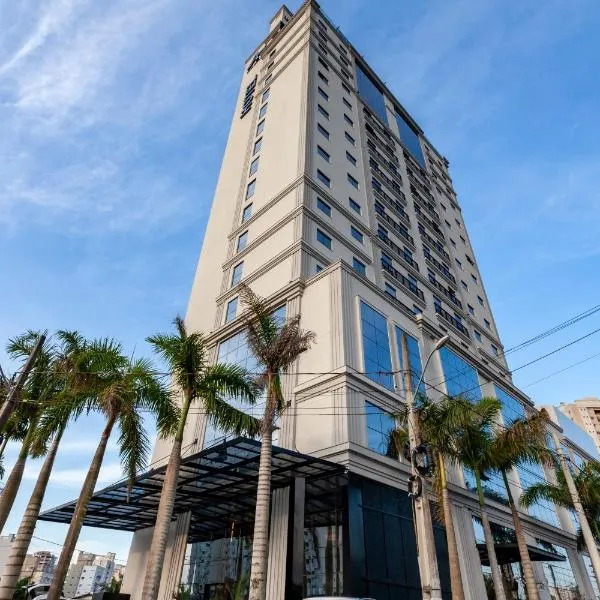 Tri Hotel Premium Itapema，位于邦巴斯的酒店