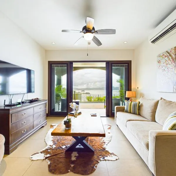 360 Splendor 206-Ocean View Condo-Breakfast Included!，位于普拉亚弗拉明戈的酒店